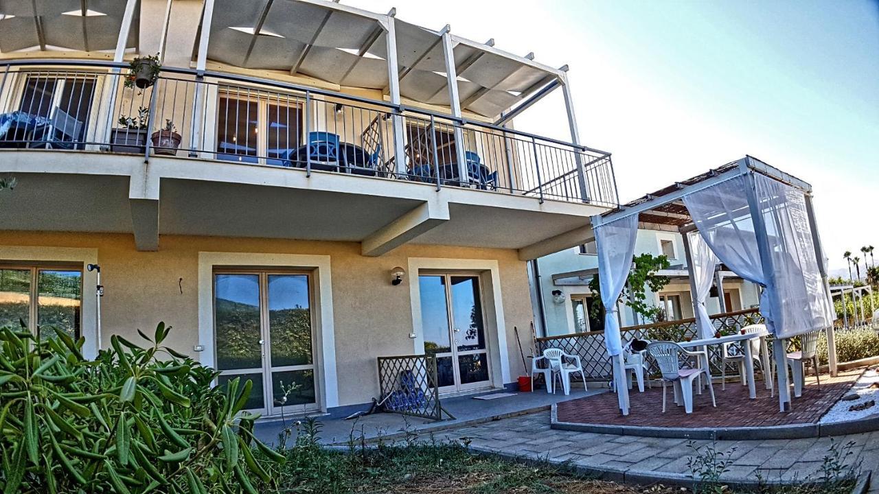 Asinaro Residence - Fronte Mare Calabernardo Exterior foto